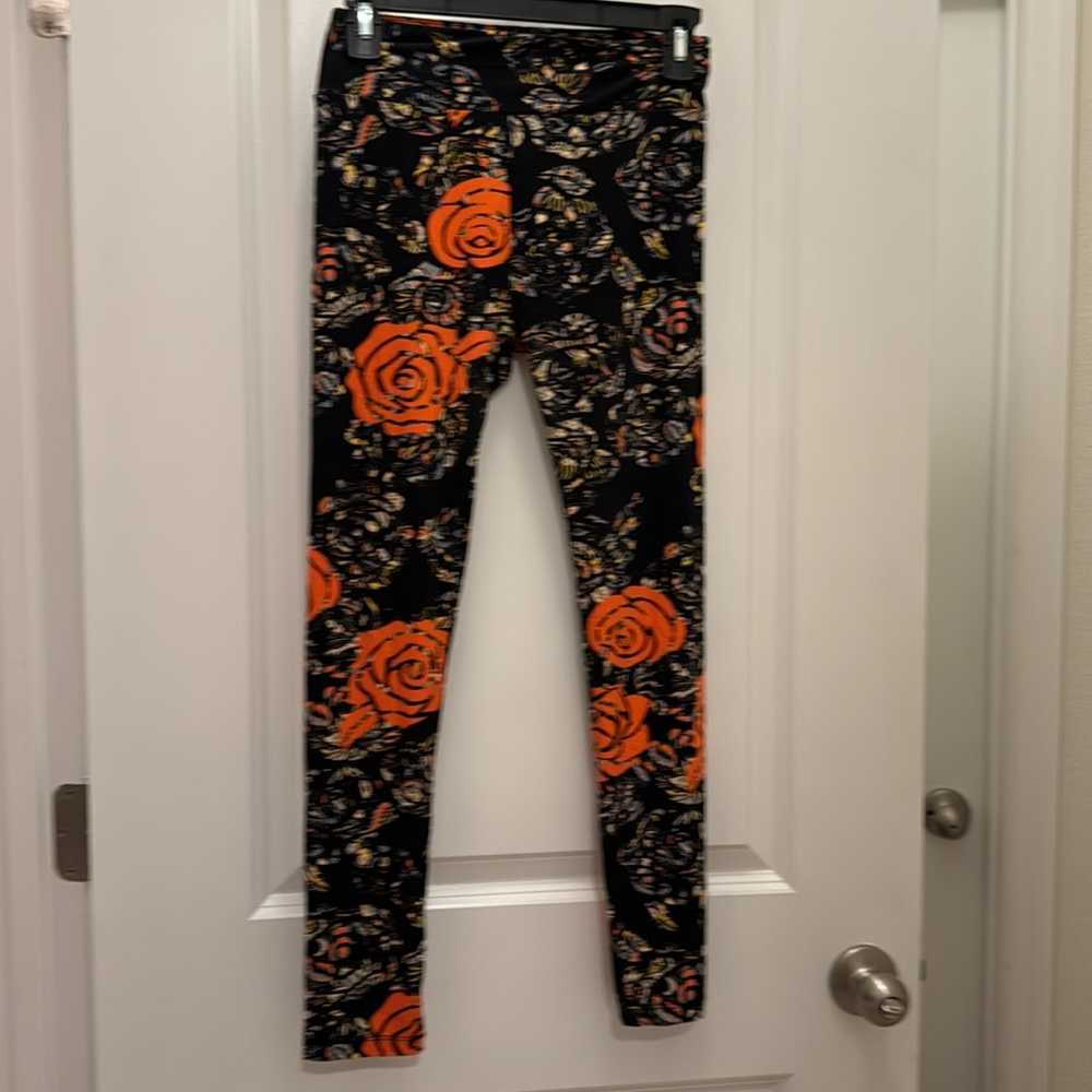 Is LulaRoe floral pattern stretch leggings orange rose  I’m sure this is juniors